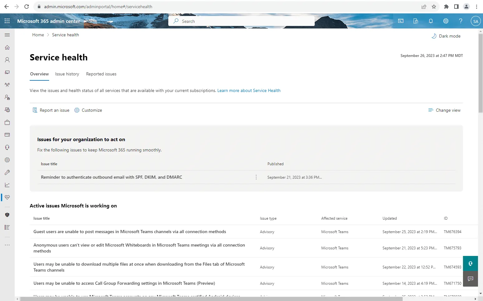 Microsoft 365 service health page with service indicators and an active issue panel